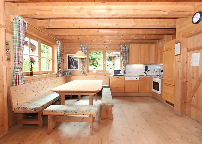 Alpendorf-2 By Interhome בית נופש שטום